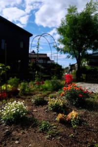 En have udenfor T387Tranquil Riverside Stay&Free Parking&Max 3 people