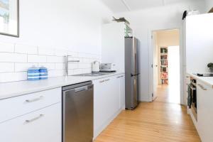 Nhà bếp/bếp nhỏ tại Hosts on the Coast The Whitianga Loft