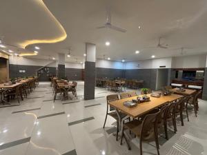 En restaurant eller et andet spisested på Hotel Golden Hills