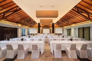 Møde- og/eller konferencelokalet på Ramayana Candidasa Beach Resort + 57 billeder