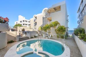 Swimmingpoolen hos eller tæt på Seaspray Unit 2, 21 Warne Tce, Kings Beach