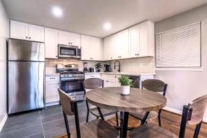 Kuchyň nebo kuchyňský kout v ubytování Stay Longer, Save 10 percent, Relax in Comfort 15 + 19 fotografií