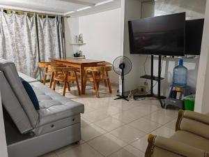 Et tv og/eller underholdning på Quiet apartment in Itagui