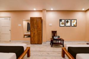 Χώρος καθιστικού στο Super Collection O Puri Seaview Formerly Hotel Aavaas