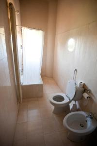Koupelna v ubytování B&B Glicine e Luna + 37 fotografií