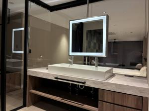 Et badeværelse på MｓBASERESORT + 28 billeder