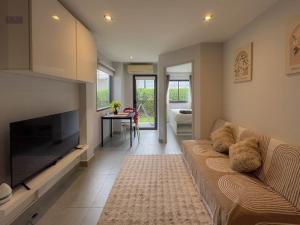 TV/trung tâm giải trí tại Condo for rent chalong rawai 106