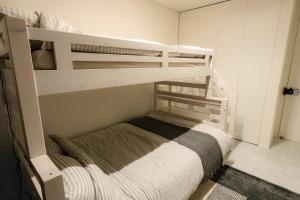 En eller flere senge i et værelse på White Birch