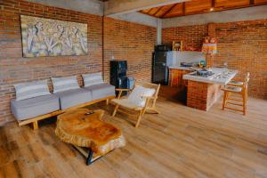 Η κουζίνα ή μικρή κουζίνα στο Private Pool Villa in Balian River Hideaway