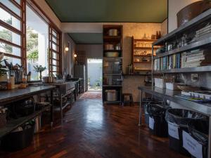 Køkken eller tekøkken på Axminster House + 25 billeder