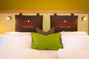 Postel nebo postele na pokoji v ubytování Berg-Spa & Hotel Zamangspitze