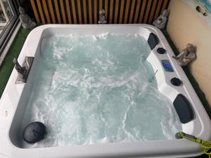 Fotografie z fotogalerie ubytování Le Miroir v destinaci Domérat + 25 fotografií