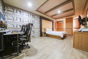 TV a/nebo společenská místnost v ubytování KS Hotel