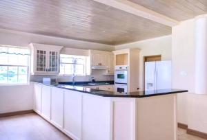 Køkken eller tekøkken på Landsdown House - by ZenBreak