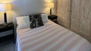 Llit o llits en una habitació de Zinnia 7 - by ZenBreak 7 fotos més