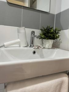 Fotografie z fotogalerie ubytování 1-Min Walk to BTS Thonglor Simple Spotless Great Value Stay v destinaci Klong Toi