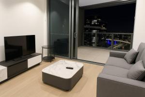 Et tv og/eller underholdning på Sky Harbour Outlook – Level 29