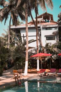 Swimmingpoolen hos eller tæt på The Rosewood by Advaya + 34 billeder