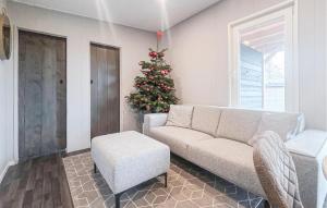 Et opholdsområde på Gorgeous Home In Den Oever With House A Panoramic View