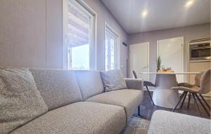 Et opholdsområde på Gorgeous Home In Den Oever With House A Panoramic View