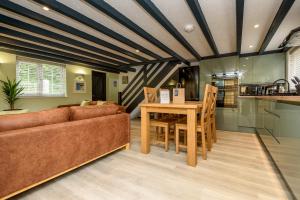 Køkken eller tekøkken på Hannafore Cottage 2 bedroom with Hot Tub