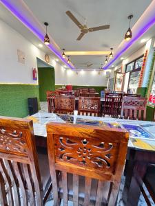 Galeriebild der Unterkunft Raj Hotel and Restaurant in Bhadarwāh