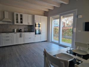 Nhà bếp/bếp nhỏ tại Tiramisù incluso - by Flora