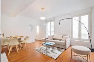 Et opholdsområde på Prestige Cathedral Renovated T3 Downtown