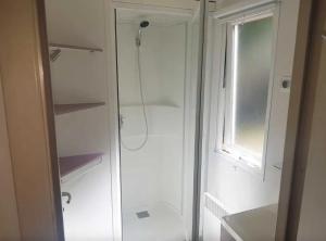 Koupelna v ubytování Camping 3 étoiles - ccbeebh + 32 fotografií