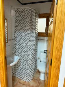 Et badeværelse på Casas Rurales La Navela