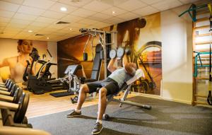 Fitness centrum a/nebo fitness zařízení v ubytování Prima Royale Hotel