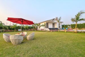 Billede fra billedgalleriet på Saroja Farm Pet-friendly 3-BHK Farmhouse With Private Pool, Lush Garden & Discotheque i Greater Noida
