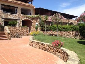 A garden outside Trilocale I Fari