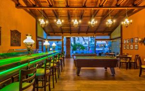Τραπέζι μπιλιάρδου στο Castle Suites Hotel