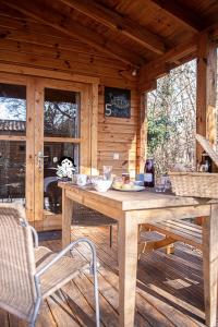 Fotografie z fotogalerie ubytování Chalet tout confort et petit déjeuner - formule hotelière v destinaci Lisle-sur-Tarn