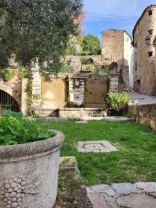 En have udenfor 2 pièces dans le centre historique de Barjols
