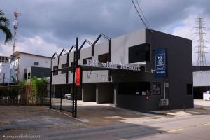 Bygningen som hotellet ligger i + 8 billeder