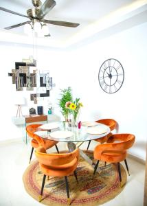 Posezení v ubytování Serenity Haven - Gated Pool WiFi Sea View