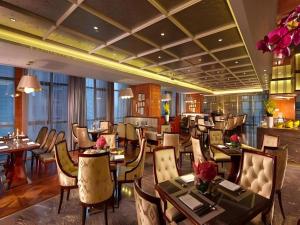 Restaurace v ubytování New Century Grand Hotel Hangzhou Shengtai