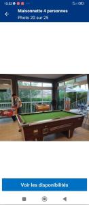 Bàn bi-da tại La MAISON BLEUE