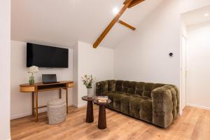 Et tv og/eller underholdning på Appart 'hôtel LA VILLA LE BOURGET, Paris, parc des expositions