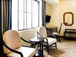 TV a/nebo společenská místnost v ubytování Perkasa Hotel Keningau