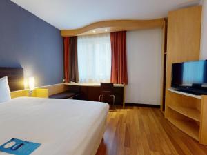Μια τηλεόραση ή/και κέντρο ψυχαγωγίας στο Ibis Bratislava Centrum +40 φωτογραφίες