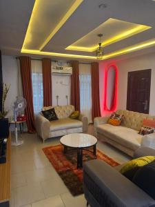 Φωτογραφία από το άλμπουμ του Afro-D Apartment σε Asagba