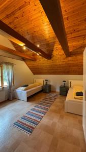 Postel nebo postele na pokoji v ubytování Hus Marie - schwedischer Waldhof in einsamer Lage