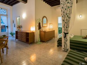 Fotografie z fotogalerie ubytování Picabon Quiet Apartment with AC & Balcony v destinaci Monterosso al Mare + 40 fotografií