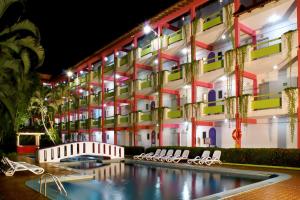 A piscina em ou perto de Decameron Los Cocos Guayabitos, Ramada All-Inclusive Resort