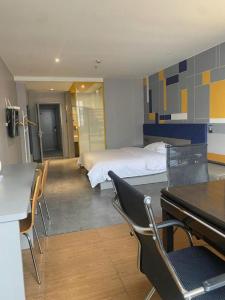 Kuchyň nebo kuchyňský kout v ubytování 7 Days Inn Xiangtan Erqiao Fenghuang East Road 1st County High School