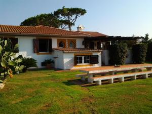 Gallery image of Villa con Piscina al Circeo in un oasi di parco in San Felice Circeo