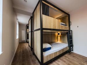 En eller flere senge i et værelse på Auberge de Jeunesse Les Francas du Pas-de-Calais - ARRAS